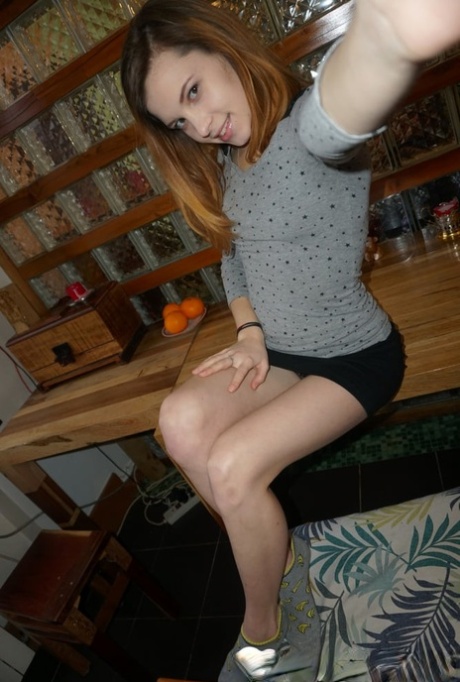 Bati Genç ve Dinamik Üniversiteli Escort Bayan Ceren